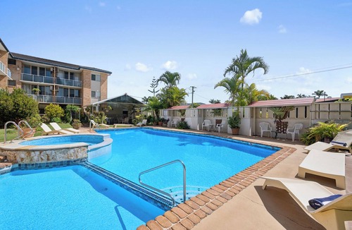 Coffs Harbour Apartment | Ocean Parade 6 - Coastal 2-Bedroom Apartment Opposite Park Beach