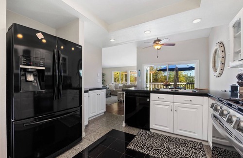 Encinitas House | Ocean Paradise - Exclusive Seabluffe Townhome - 3BR/2BA - 100 Yds To Beach