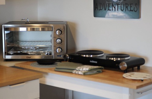 Brew Bay House | Ocean Pearl walk out waterfront one Bedroom Suite