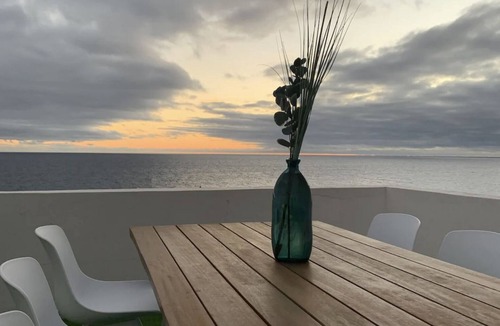 Los Abrigos House | Ocean Side Harbour Paradise Apartment