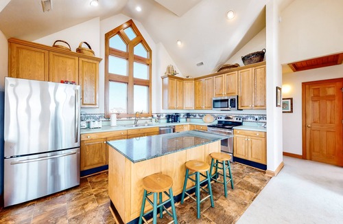 Ocean Isle Estates House | Ocean Song #3-CA: Oceanfront, private pool and hot tub!