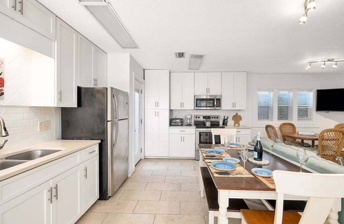 Saint Simons Island Apartment | Ocean Tabby | St. Simons Island Village Condo Near Pier & Beach