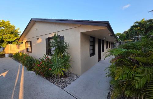 Lantana House | OCEAN VACATION BREEZE