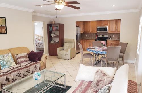 Lantana House | OCEAN VACATION BREEZE