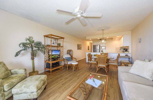 Kahana Condo | OCEAN VIEW 1 Bedroom condo - Steps to the beach! Kahana Villa F406