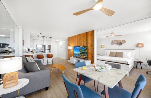 Waikiki Apartment | Ocean View 1BR at Ilikai Marina