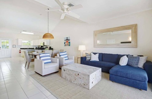 Northwest Point Condo | Ocean View 2 BR & Pool - Coconut Bay Villas #116