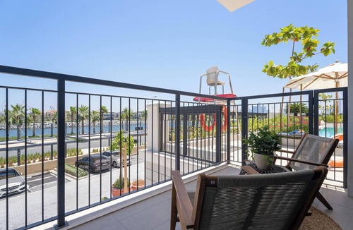 Dubai Apartment | Ocean View 2BR with a Pool & Gym, 2 min to Beach