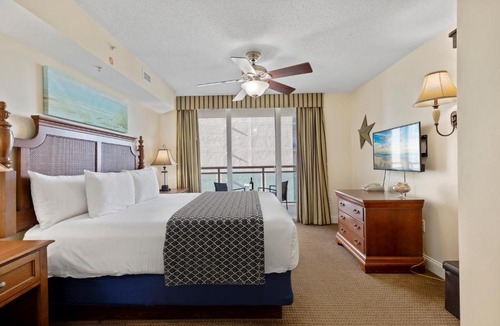 Crescent Beach Apartment | Ocean View Bahama Sands Stunning Resort