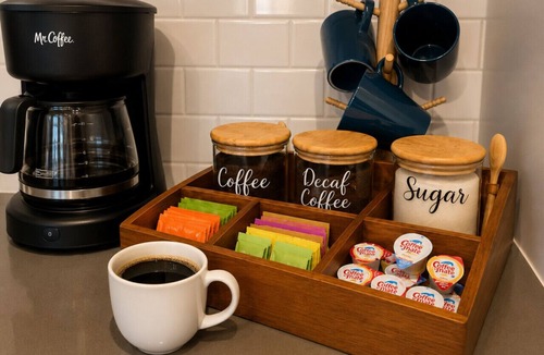 The Strand Apartment | Ocean View Balcony | 4 Min Walk to Beach | Romantic Theme