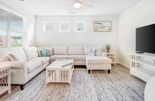 Ocean View House | Ocean View Beach Club getaway with fast WiFi, patio, pool & sauna