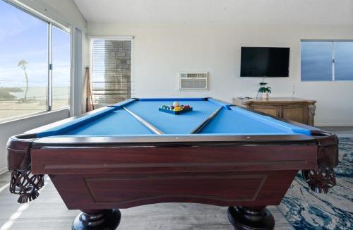 Silver Strand Apartment | Ocean View Beach Stay w Pool Table & Bikes