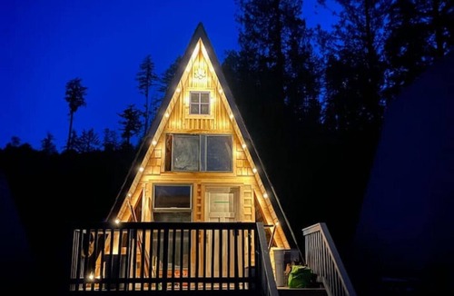 Powell River Cabin | Ocean view cabins at the laughing oyster restaurant