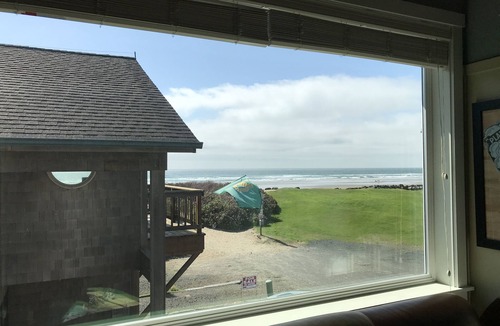 Tolovana Park Cottage | Ocean View Charmer, Custom with Great Room Concept, Steps from the Beach