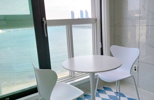 Suyeong-Gu Apartment | Ocean View - Charming 1-bedroom apartment with AC and WiFi in enchanting Busan