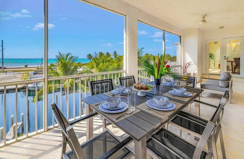 Islamorada Apartment | Ocean View Duplex Penthouse | Retreat amenities: tennis court, heated Pool | Vista Key One