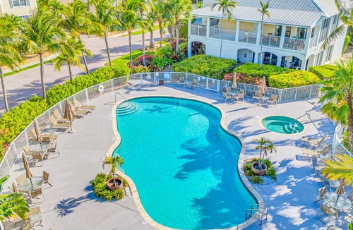 Islamorada Apartment | Ocean View Duplex Penthouse | Retreat amenities: tennis court, heated Pool | Vista Key One