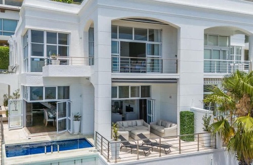 Bantry Bay House | Ocean View Elegance - Majestic villa in Bantry Bay