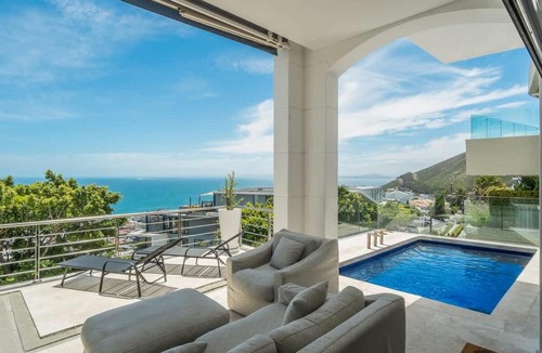 Bantry Bay House | Ocean View Elegance - Majestic villa in Bantry Bay