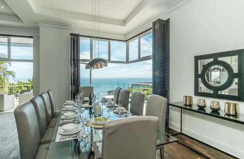 Bantry Bay House | Ocean View Elegance - Majestic villa in Bantry Bay