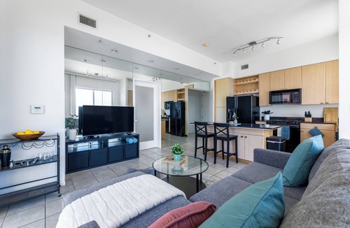 Hellman Street Condo | Ocean View/High-Rise Condo/Downtown/Parking