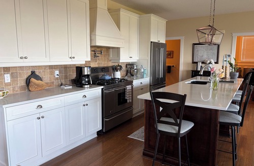Regional District of Nanaimo House | Ocean View Home, centeraly located to beaches, marina and golf.