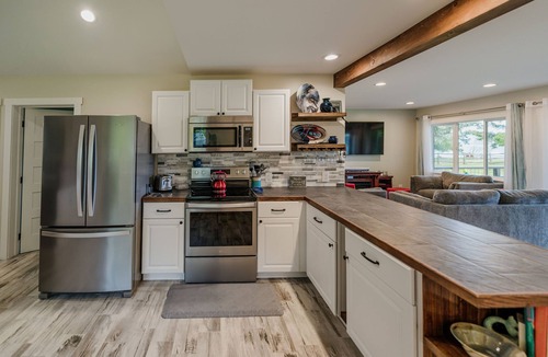 Eastsound House | Ocean View House, Outdoor TV, Firepit, Hot Tub, One Mile to Town!