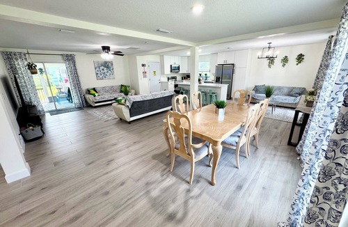 Orange Park House | Ocean view/HugePool/17/i295/NAS: Up to 12guest/4beds2baths
