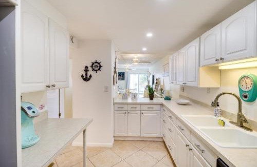 Key Colony Beach House | Ocean-View Key Colony Beach Condo w/Pool Access!