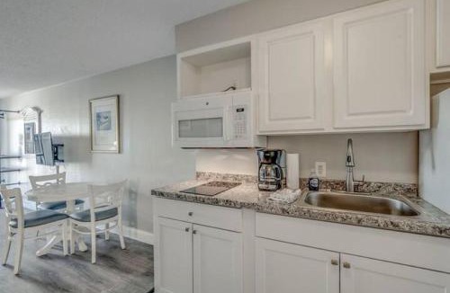 Myrtle Beach House | Ocean View King Suite! Perfect for 2-4 Guests! Sea Mist 50704