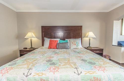 Myrtle Beach House | Ocean View King Suite with Modern Decor and Accents - Caravelle Resort 605 Sleeps 4 Guests