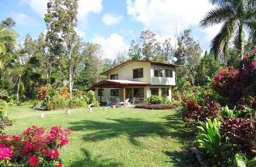 Pahoa House | OCEAN View large home close to BEACH on 3 private landscape acres.
