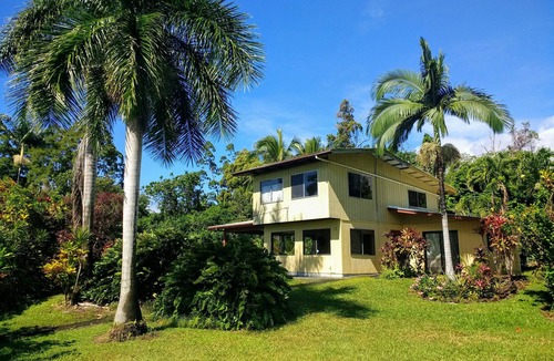 Pahoa House | OCEAN View large home close to BEACH on 3 private landscape acres.