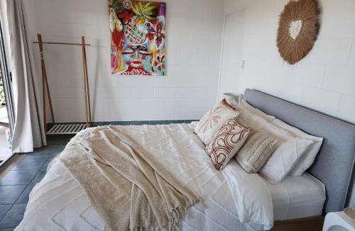 Cannonvale House | Ocean View Oasis