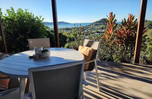 Cannonvale House | Ocean View Oasis