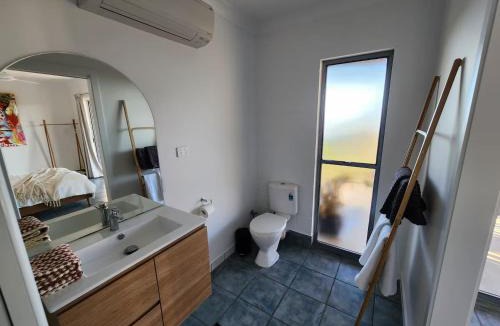 Cannonvale House | Ocean View Oasis