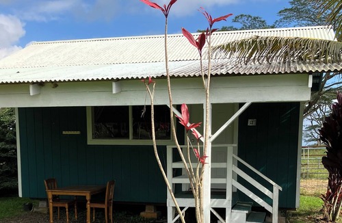 Mountain View Cabin | Ocean view! Pa’ani Ranch cabins in Mountain View Hawaii Cowboy Paniolo style