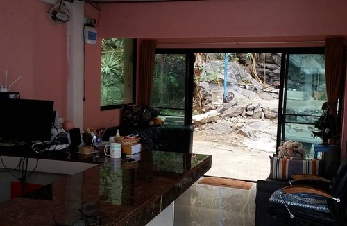 Tha Thaewawong Hotel | Ocean View Resort - Koh Sichang