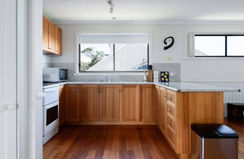 Greens Beach House | Ocean View Retreat at Greens Beach