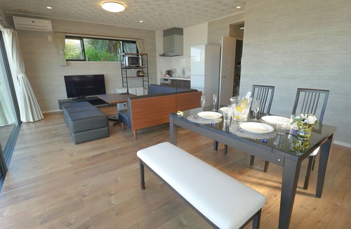 Uruma Apartment | Ocean View/Rooftop sauna &BBQ/12 People/PADEL 2F