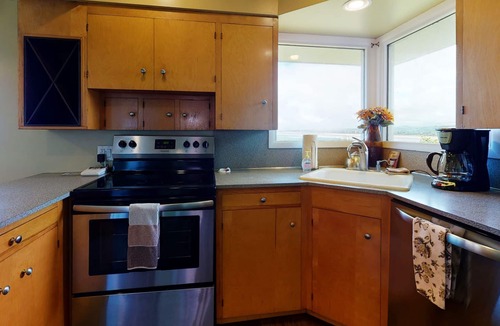 Seaside House | OCEAN VIEW: SABEY HOUSE: Seaside Vacation Homes, Inc Managed