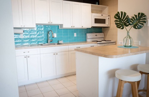 Estate Bolongo Condo | Ocean View, Spacious Condo next to Pool