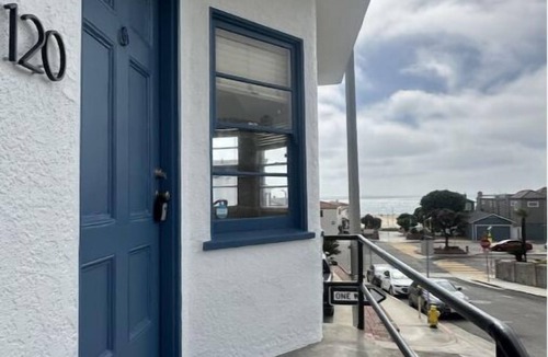 Hermosa Beach Apartment | Ocean View, Steps to the Beach!