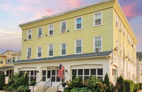 Ocean Grove Apartment | Ocean View Studio 2 Blocks to Beach & Main Ave | Full Kitchen | Near Asbury