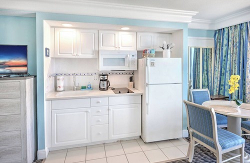 Ortona Park Condo | Ocean View Studio | Private Balcony | Pool-Hot Tub