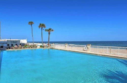 Ortona Park Condo | Ocean View Studio | Private Balcony | Pool-Hot Tub
