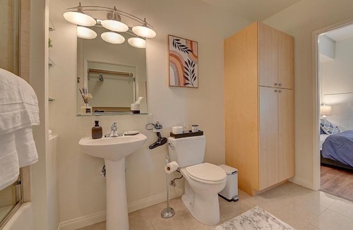 Waterfront Apartment | Ocean View Suite by Convention Center & Beach