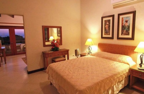 Retreat Hotel | Ocean View Suite | Pool & Fitness Center Access with Free Parking | 2 Suites
