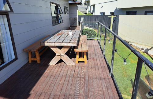 Baylys Beach House | Ocean View Terrace
