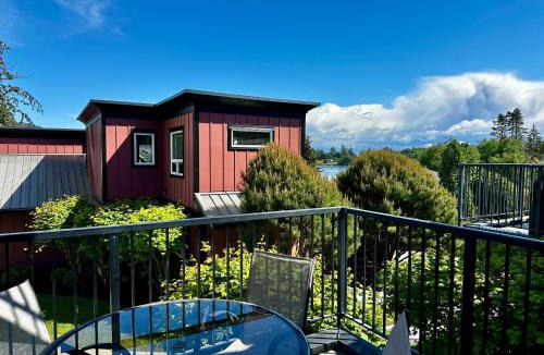 Sooke House | Ocean View Townhome - Sooke Harbour Marina